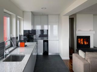 Fireplace 4 Bedrooms 1500 M - 7