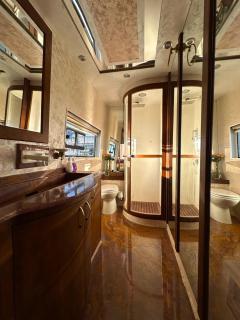 Exclusive Yacht Stay - Best Sea & Old Town Views - Prime Location - Kavala - 6