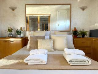 Exclusive Yacht Stay - Best Sea & Old Town Views - Prime Location - Kavala - 8