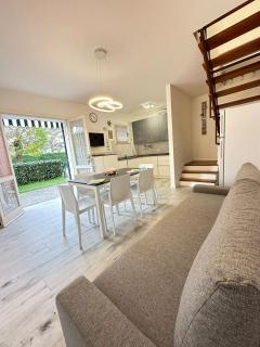 Renovated villa by the sea with private garden - Bibione - 0