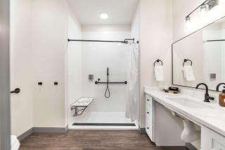 Accessible Comfort Near Atrium & Downtown Macon - Macon - 8
