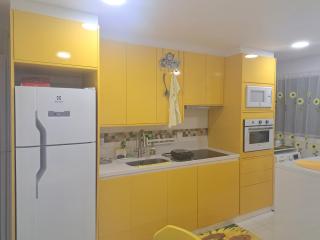 Quarto confortável pertinho da praia - 9