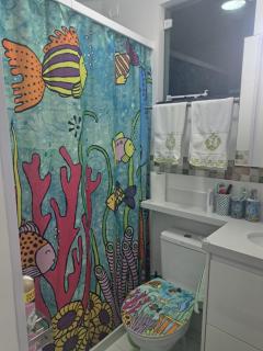 Quarto confortável pertinho da praia - 1