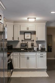 1Br 1bath - Greenway Garage w Firepit - 3