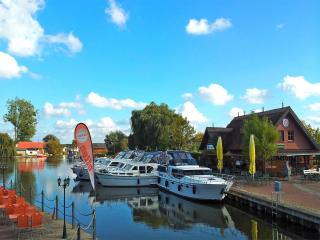 Timber House in Neukalen by River Peene - Neukalen - 1