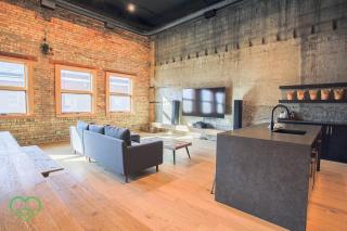 Downtown Loft with Rooftop Hot Tub by StayIn - Fernie - 3