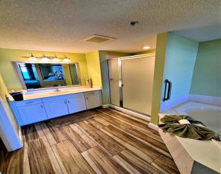 Vacation in Comfort and luxury - 3 BR Direct Oceanfront - Wyndham Ocean Walk Resort 1023 - Daytona Beach - 2