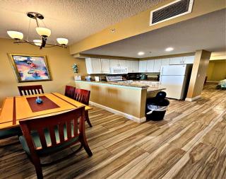 Vacation in Comfort and luxury - 3 BR Direct Oceanfront - Wyndham Ocean Walk Resort 1023 - Daytona Beach - 5