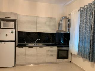 Double room with shared bathroom - Tirana - 3
