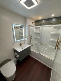 Spacious Stay near Lambeau - Green Bay - 6