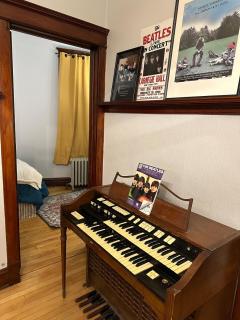 Friendly Abbey Road Retreat - Berwyn - 9