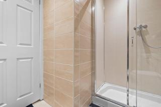 Spacious 1 Bedroom Apartment - Birmingham - 4