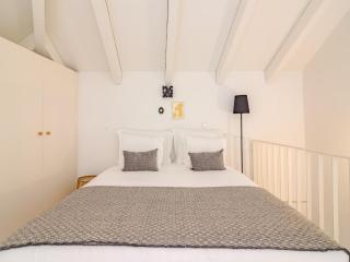 Charming apartment with convenient city access - Porto - 7