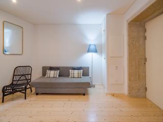 Charming apartment with convenient city access - Porto - 3