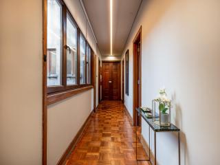Spacious 4-Bedroom Apartment in Porto - Oporto - 6