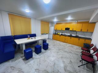Yellow Hostel Bishkek - Bisjkek - 7