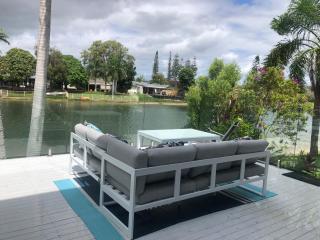 Waterfront 3 Bedroom House in Family Friendly Resort - Gold Coast - 5