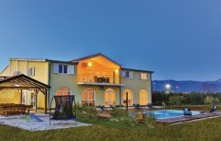 Family friendly apartments with a swimming pool Plano, Trogir - 24056 - Trogir - 8