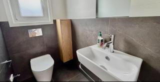 4Bedroom Luxury home with Comfort & Stylish - 4