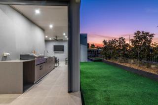 4Bedroom Luxury home with Comfort & Stylish - 6