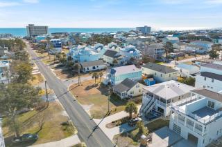 Turtle Cove Beach Retreat GOLF CART Included - Carolina Beach - 0