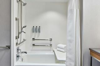 Courtyard by Marriott Pueblo - 2