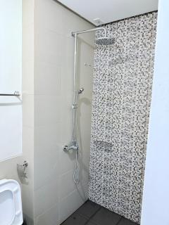 Comfy Aurora Escalades Stay Walk to Malls & MRT - 2