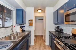 Cozy 3BR, Steps to Trails & Snow, Pool Table - Big Bear City - 4