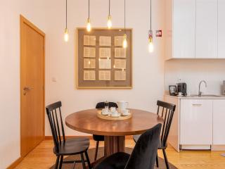 2 Bedroom Apartment in Oporto - Porto - 9