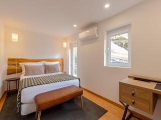 2 Bedroom Apartment in Oporto - Porto - 1