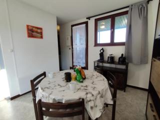 Confortable T2 avec parking privatif et loggia - 4 personnes - FR-1-795-24 - Fleury - 2