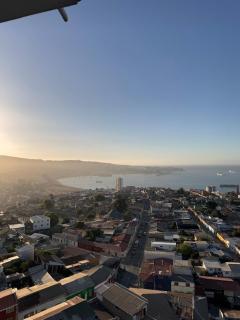 Moderno departamento, piscina y estacionamiento - 0