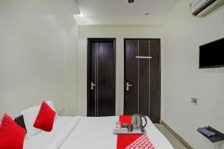 Hotel O Mahadev Guest House - 2