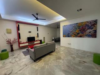 AirPutih7 4R3BHomestay 5 min to Town&Mall 8-13pax - 0