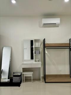 The Shore - Partial Seaview - 9