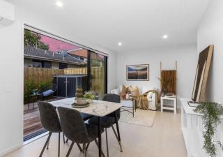 Brand New 2BR Home with Parking in Christchurch - Christchurch - 0