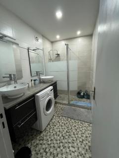 Lovely Emile Zola apartment - 8