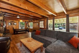 Sunshine Cabin - Cozy 2-Story Getaway - Big Bear Lake - 6