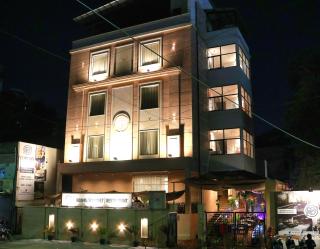 Labels Hotel - Nagpur - 9