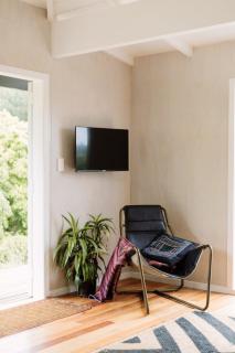 Wainui Stream Cottage - Raglan - 6