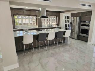 Pelican Retreat- Luxury Villa Near Golf and Beach - Tampa - 6