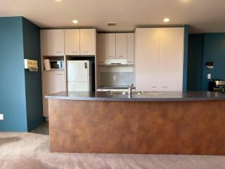 Spacious one bed apartment in city central - 1