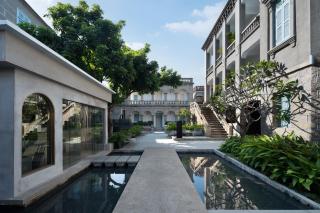 Listen to the 19th century German castle hotel - Xiamen - 0