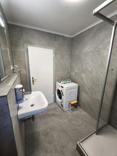 Modern Flat in Quaint Residence with Idyllic Garden - 2