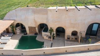 Anaktos Cave Houses - - 0