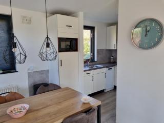 Vakantiewoning met overdekte, voorverwarmde jacuzzi in grote tuin - 1