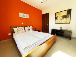 Stylish 2BR Apartment with Balcony and Parking near Saint Lazarus and Finikoudes Beach - 4