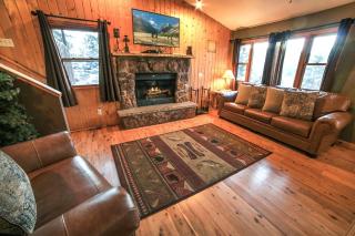 Lazy R Cottages- 15 cabin - 9