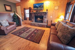 Lazy R Cottages- 15 cabin - 8