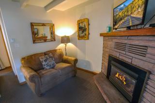 Sunnyside Knoll- 12 apts - 6